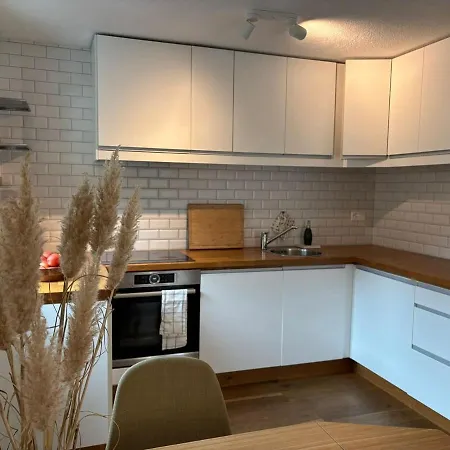 Apartment In - Laub *